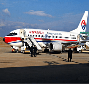 三义航空空运航空快运业稳步发展的原因是什么？